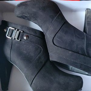 G by Guess Black Bootie, W 10